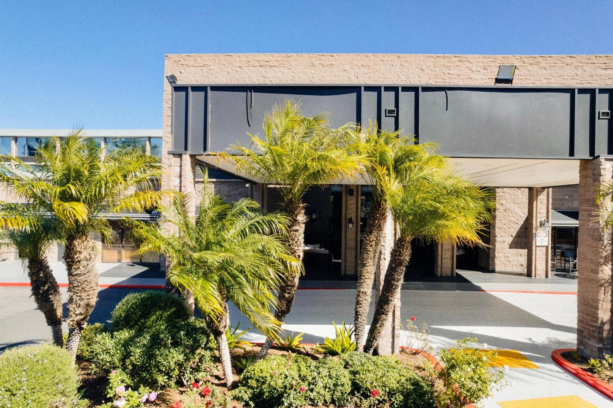 Voco 3* Laguna Hills